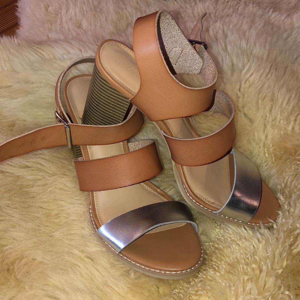 Vegan strapped sandals - silver and tan Old Navy